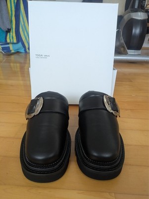 Toga Pulla Slipper komplett neu