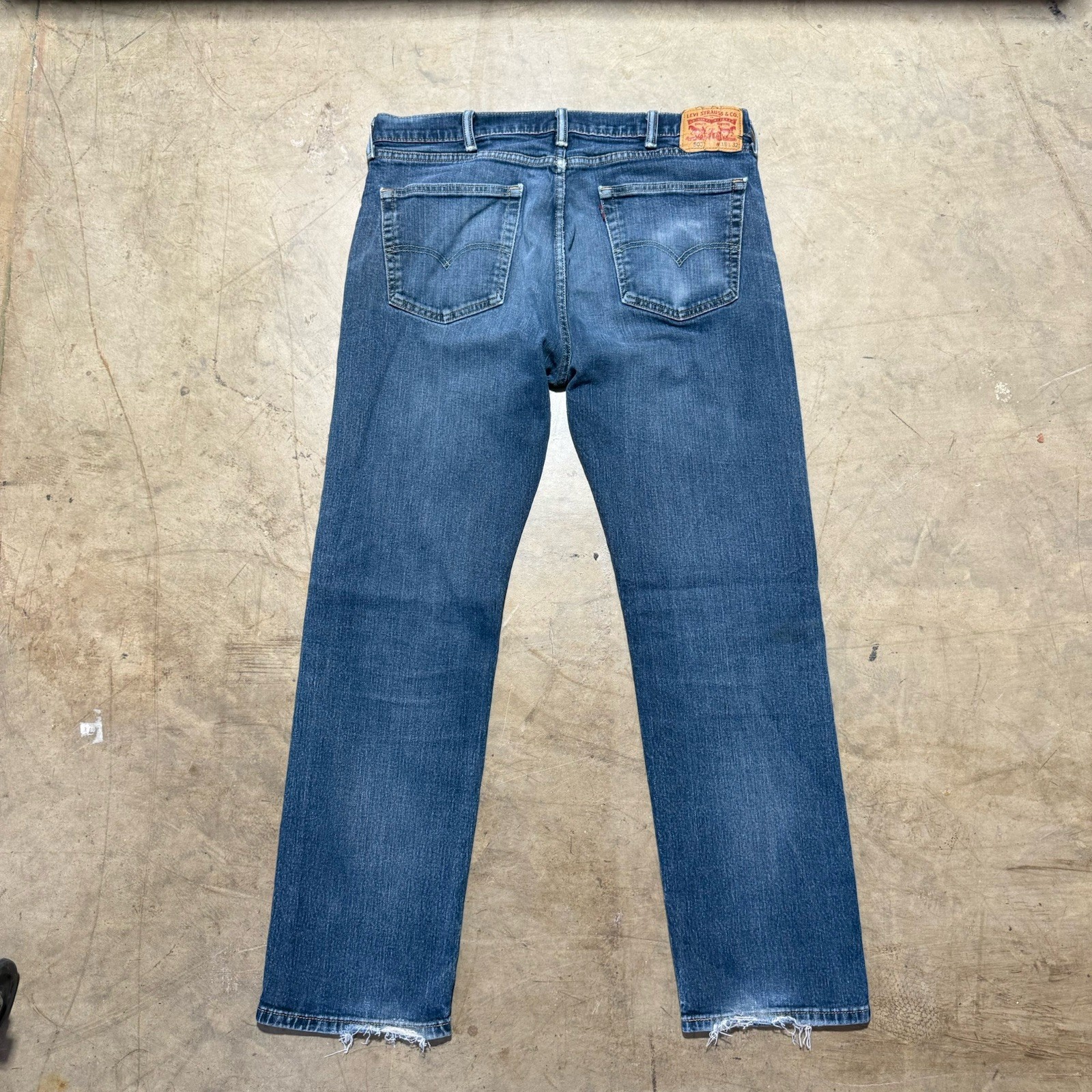 Levis Jeans Mens 38x31 Blue 505 Dark Wash Straight Leg Regular Fit Faded Denim