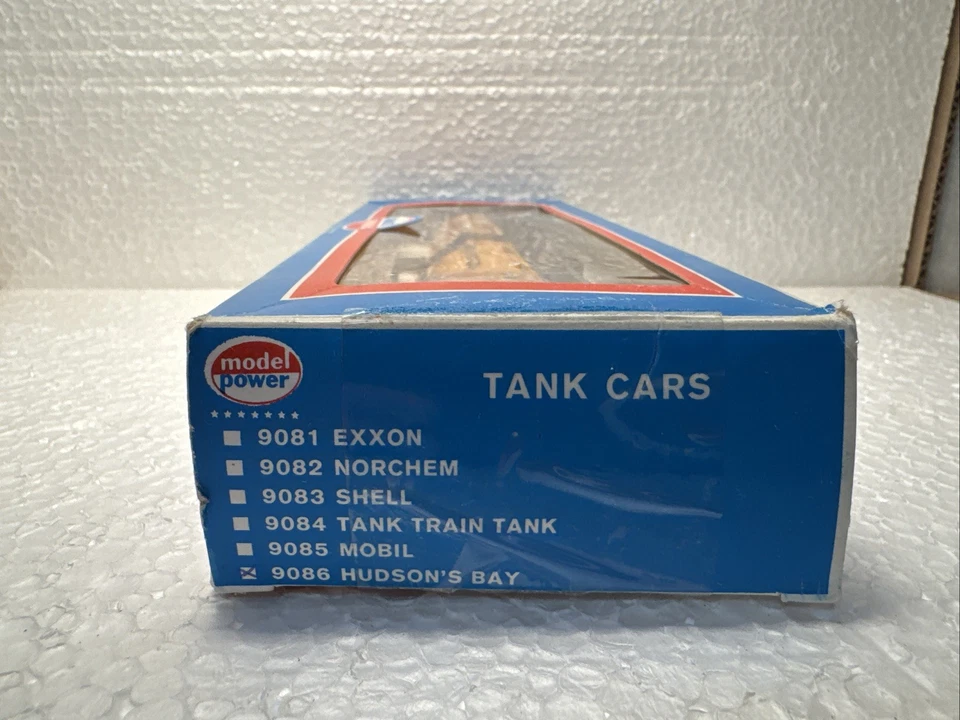 VINTAGE Model Power HO Scale HUDSON'S BAY OIL & GAS PROCOR UTLX 77976 TANKER CAR - Image 4 of 4