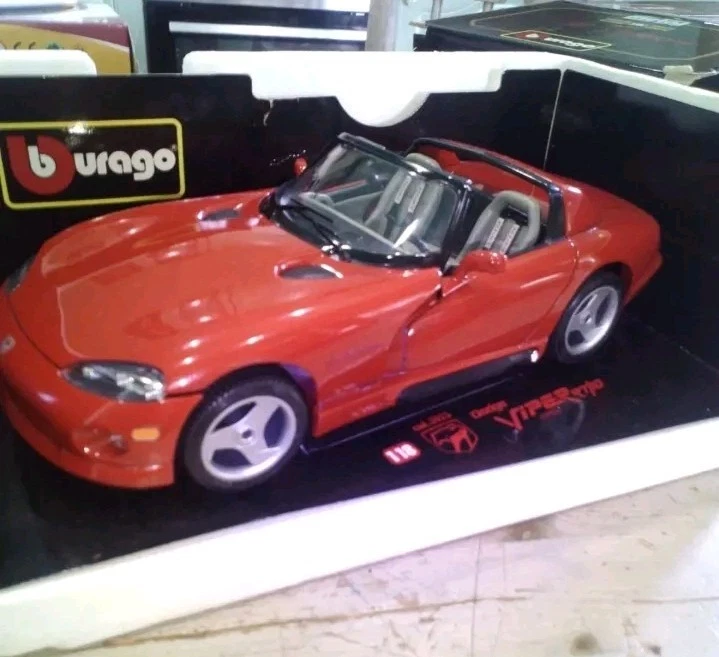 Burago Diamonds 1:18 Chrysler Dodge Viper RT/10 Art 3025 - Immagine 3 di 4