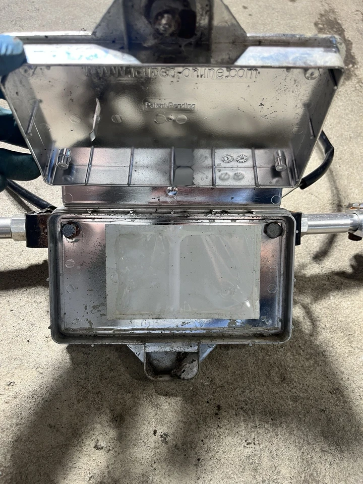 1981 80-83 Kawasaki LTD 550 KZ550 Rear Signals Left Right Locking License Plate - Image 3 of 4