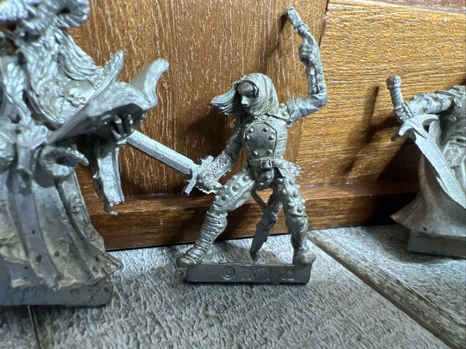 Reaper Metal Miniatures Lot (10) Unpainted Fantasy RPG Figures, slotted & More - Image 4 of 4