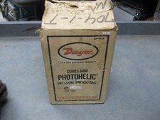 Dwyer 3001 LT Series 3000 Photohelic pressure switch gage