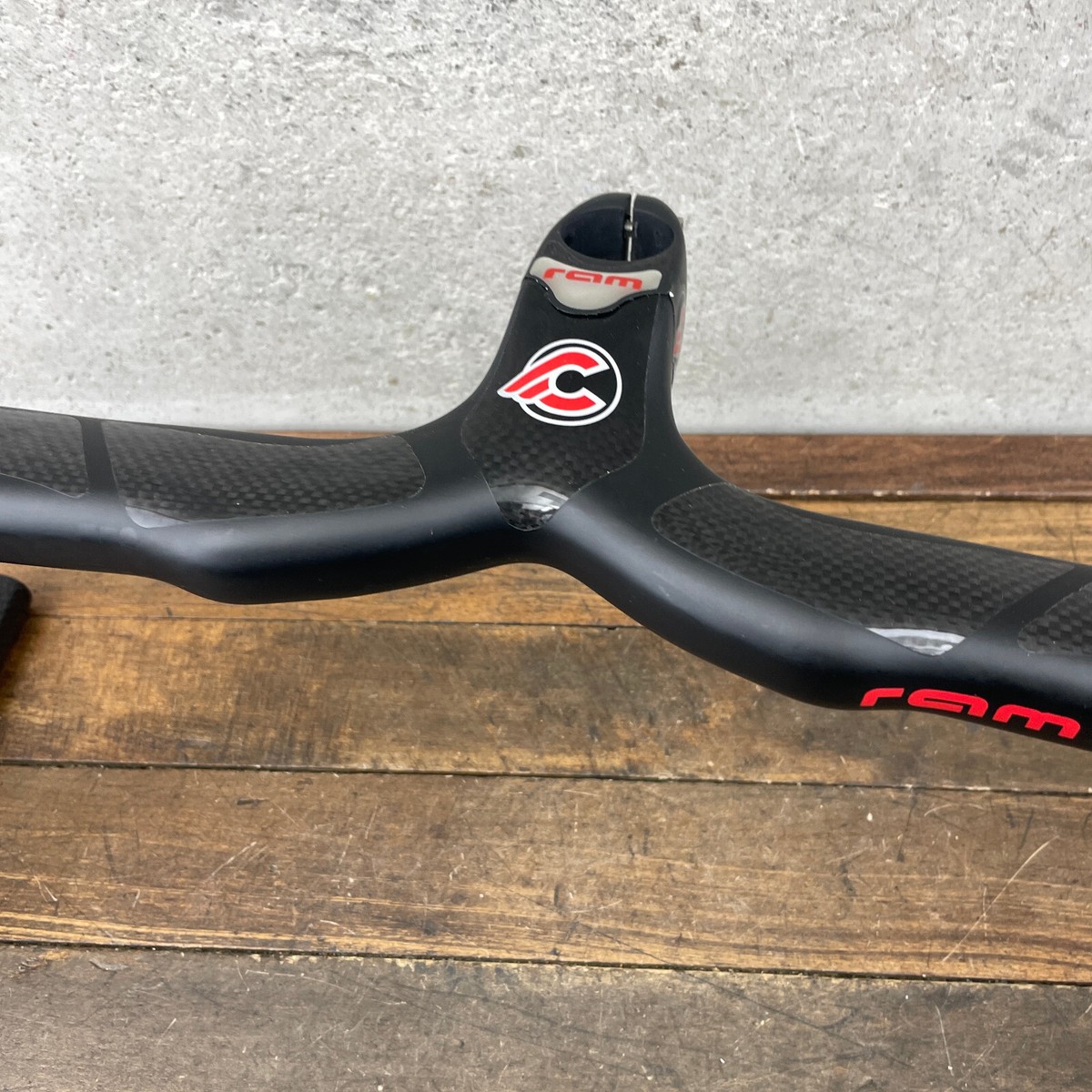 Cinelli Ram 2 Handlebar Stem 1 1/8 Threadless Carbon Fiber Cinelli Ram 2 Handlebar Stem 1 1/8 Threadless Carbon Fiber