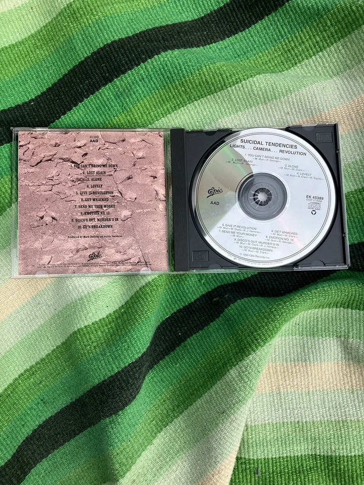 Suicidal Tendencies Lights Camera Revolution CD Foto 3 de 4