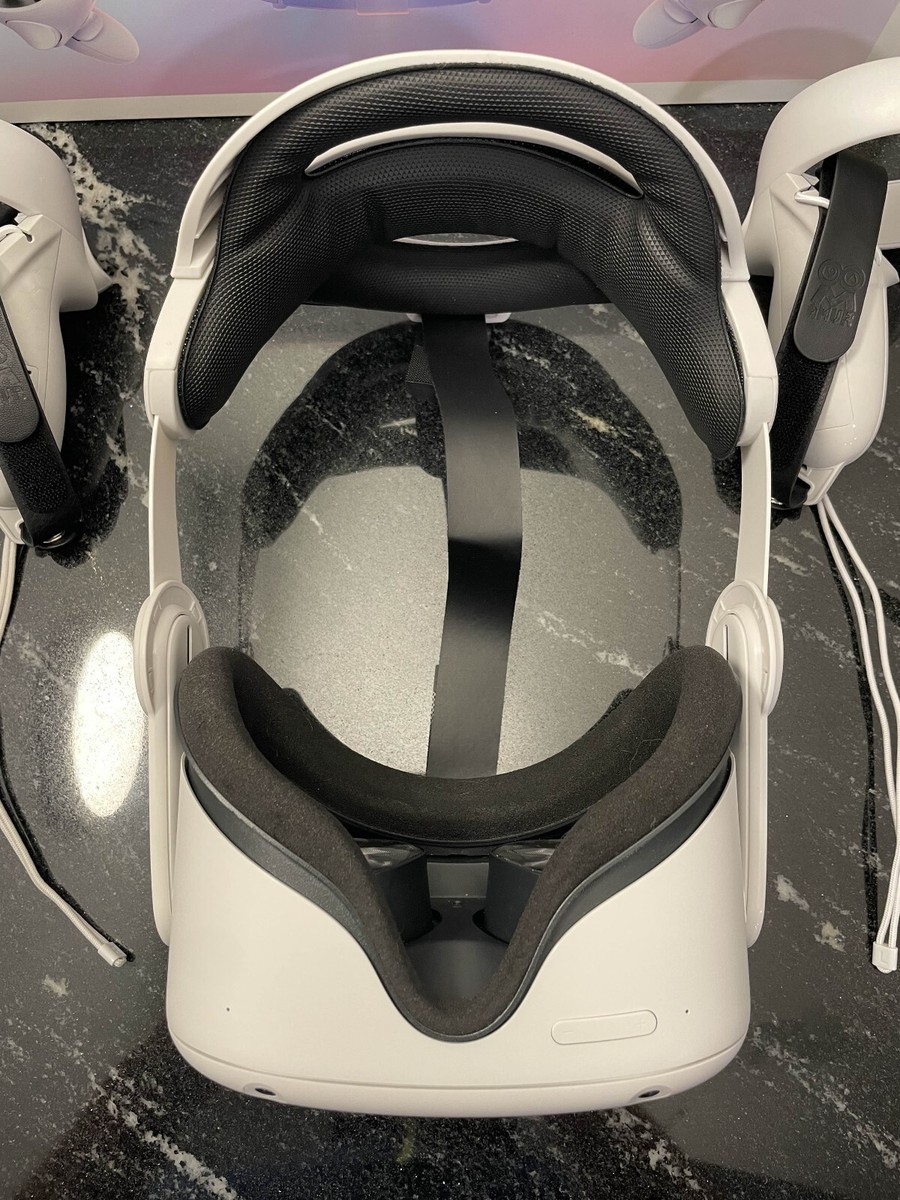 Meta Oculus Quest 2 64GB VR Headset - White (Japan Version