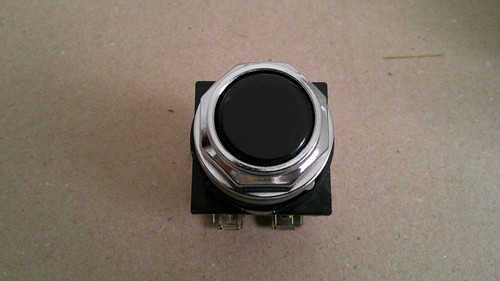 NEU ANDERE GENERAL ELECTRIC CR104P, SCHWARZER KAPPENDRUCKKNOPF OHNE NC-KONTAKTBLOCK. - Bild 1 von 3