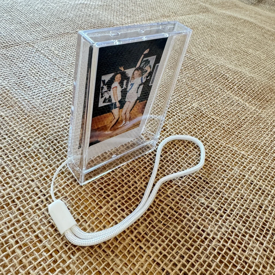 Paquete de 5 mini caja de fotos Instax soporte y cordón para 10 fotos de 2x3" Foto 4 de 4