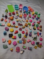 LOT DE 96 MINI FIGURINES ET ACCESSOIRES MOOSE TOYS