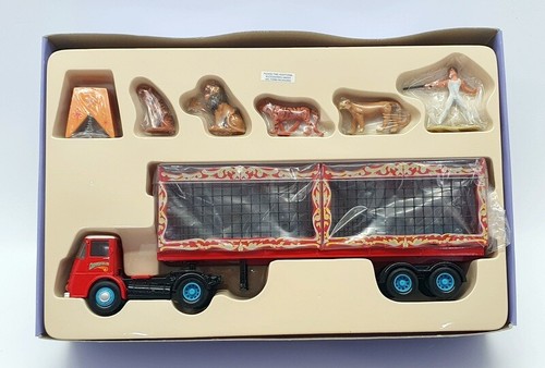 Corgi 1/50 Scale 11201 - ERF KV Artic With Cages Lions Tigers Pedestal & Tamer - Picture 5 of 7