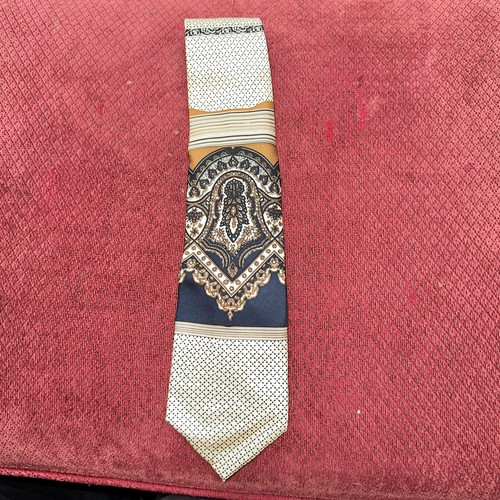 Aquascutum of London All Silk Abstract Men’s Tie #11276