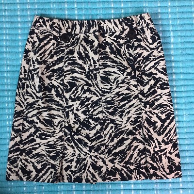 Women's Harold's Career/Work Very Pretty Tan & Black Really Nice Skirt Size 4 
