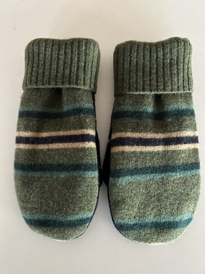 Handmade Mittens  100% Wool Sweaters New Fleece Lining by ''AMERICAN PIE'' mc