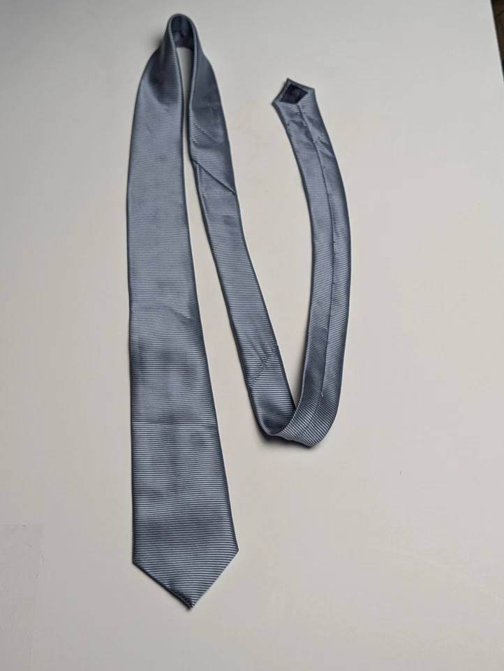 Corbata gris Burberry etiqueta negra Foto 4 de 4