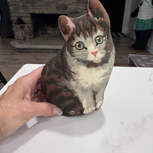 Vtg Printed Cloth Sitting Tabby Cat Small Stuffed Decorative Pillow 6.5” Tall