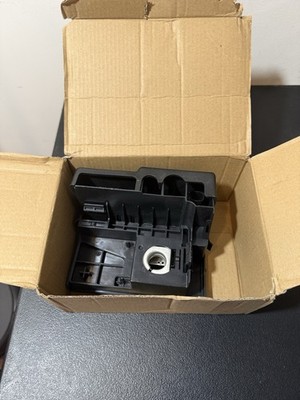 Genuine GM Battery Distribution Engine Compartment Fuse Block Open Box READ
