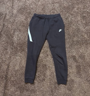 Nike Sportswear Tech Fleece Jogger Pants Plum Purple Men s Size M 805162-659