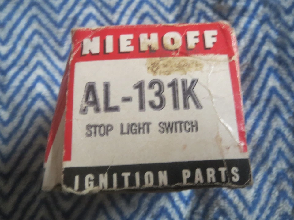 INTERRUPTOR DE LUZ DE FRENO NUEVO PARA 1981-1986 CHRYSLER LEBARON LÁSER DODGE ARIES DAYTON Foto 3 de 3