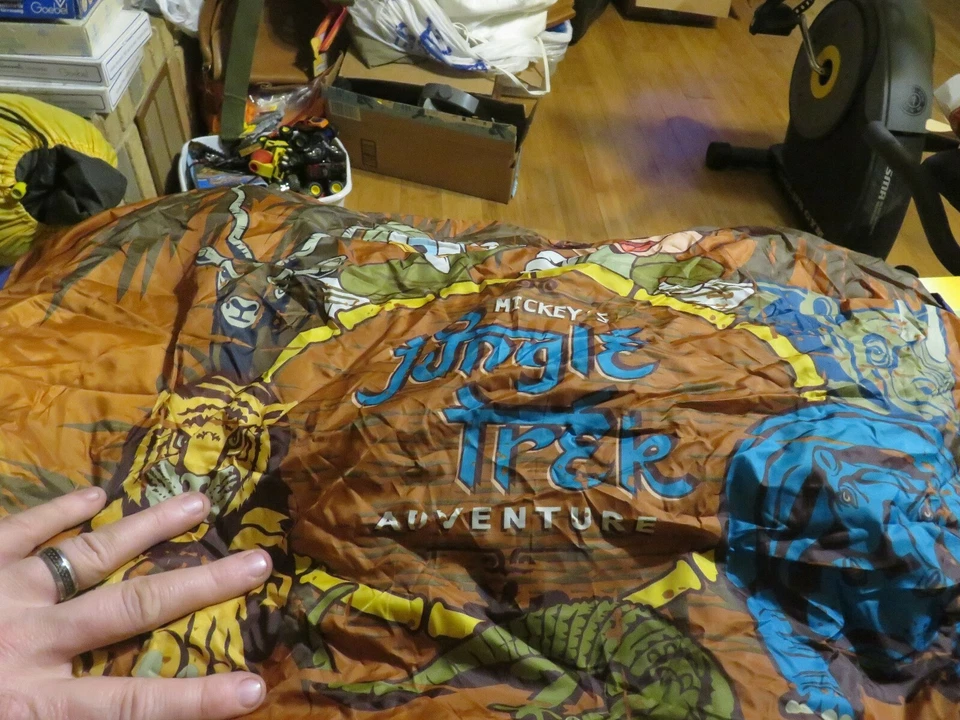 Tienda de campaña de aventura vintage Disney Mickey's Jungle Trek Foto 4 de 4