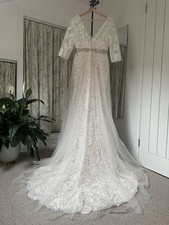 Victoria Kay Style Rose 1610 Fit-and-flare wedding dress  Size 10/12