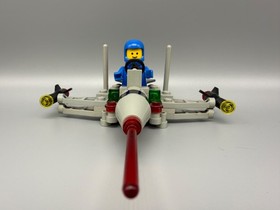 LEGO 6824 Classic Space Space Dart I  Vintage 1984 with Blue Spaceman Minifigure