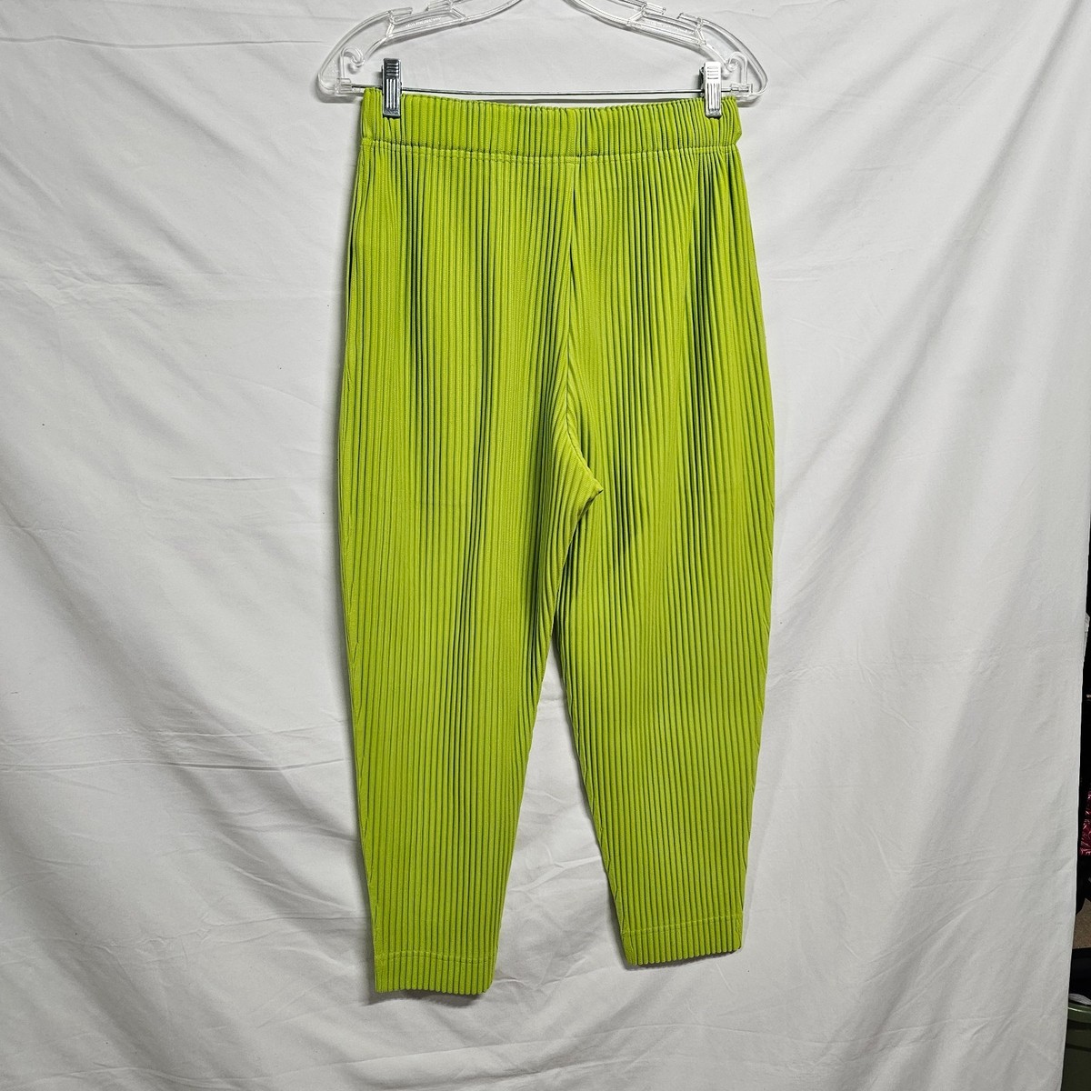 HOMME PLISSÉ ISSEY MIYAKE グリーン HOMME PLISSÉ ISSEY MIYAKE Pleated Men Pants Size 1 Fresh