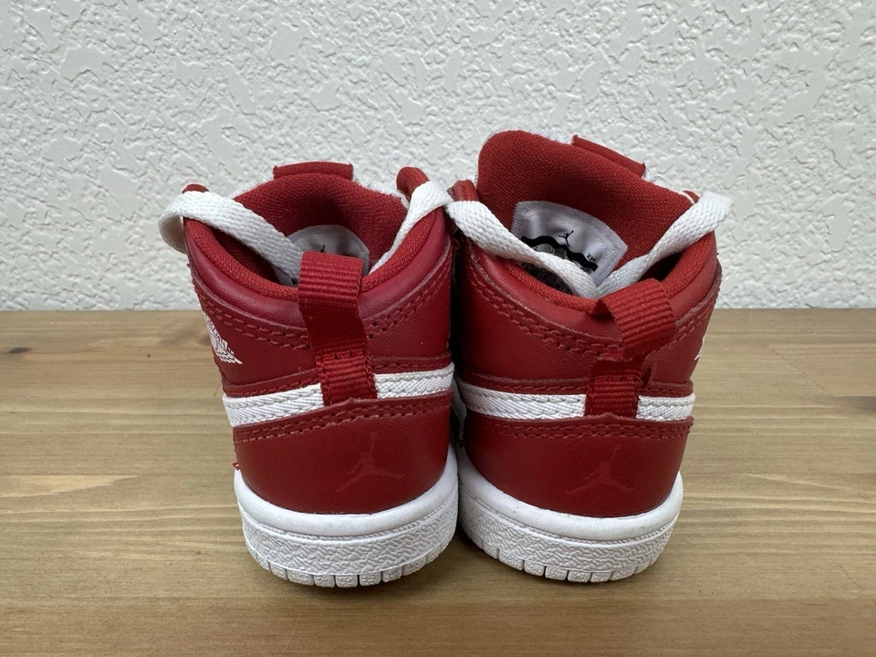 Nike Air Jordan 1 Retro High Shoe Baby Toddler 4C Red Sneakers Golf Putter Cover - Image 4 of 4