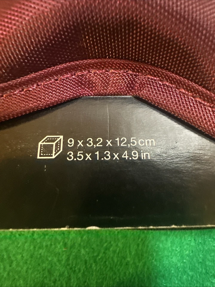 New Lowepro Dublin 20 camera case compact camera case maroon/black - Image 4 of 4