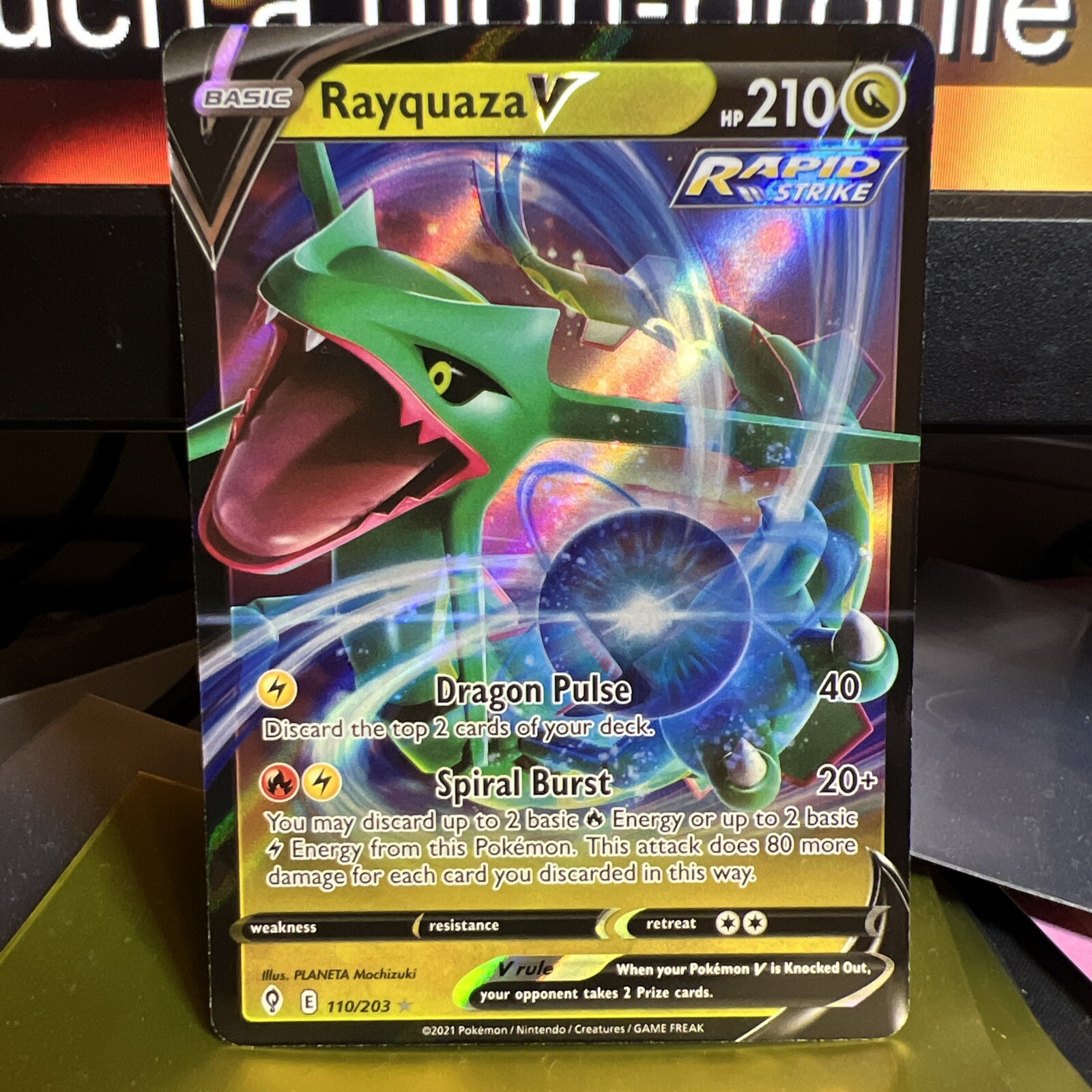 Rayquaza V Ultra Rare - 110/203 SWSH Evolving Skies NM