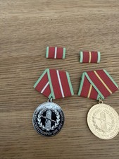 Verdienstmedaille der Grenztruppen der DDR In Gold Und Silber