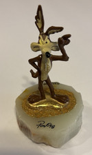 Looney Tunes-Wile E. Coyote Figurine by Ron L...