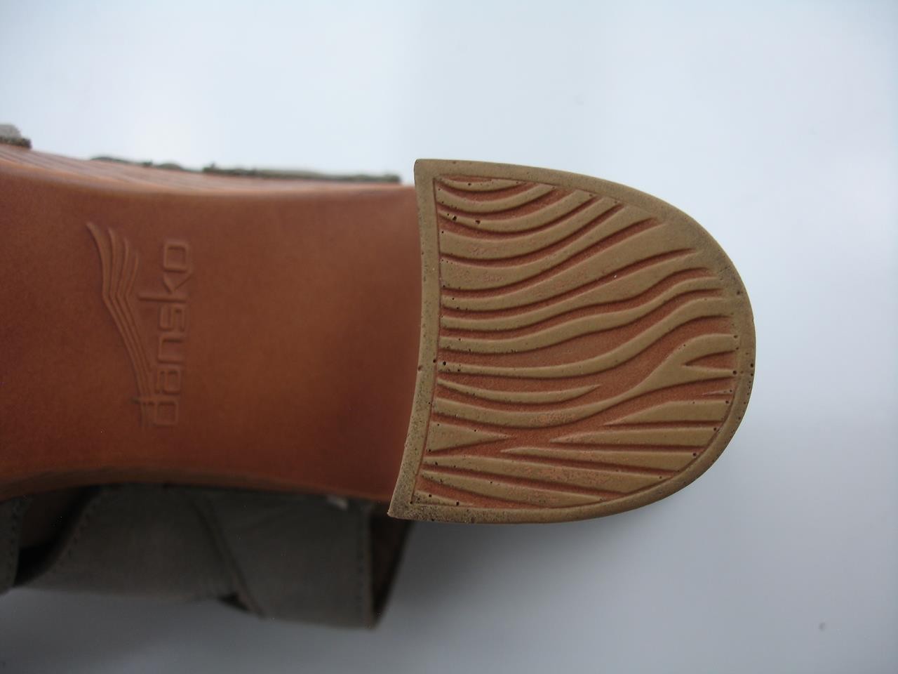 Women's 9.5 10 40 Dansko Demetra Taupe Milled Nubuck Leather Heels Sandals Clogs image 7