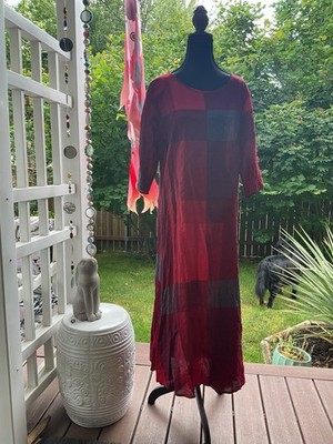 NWOT Ultra Lightweight Loose Fitting 3;4 Length Sleeve Dress Shades of Red Sz L