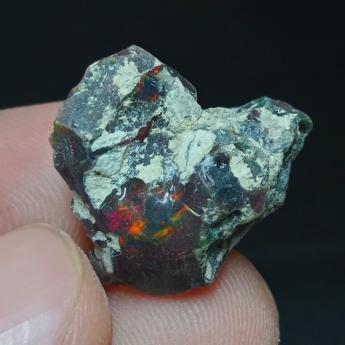 11.60ct Ethiopian Smoked Black Opal Rough – Bright Red Fire Gemstone - Picture 4 of 5