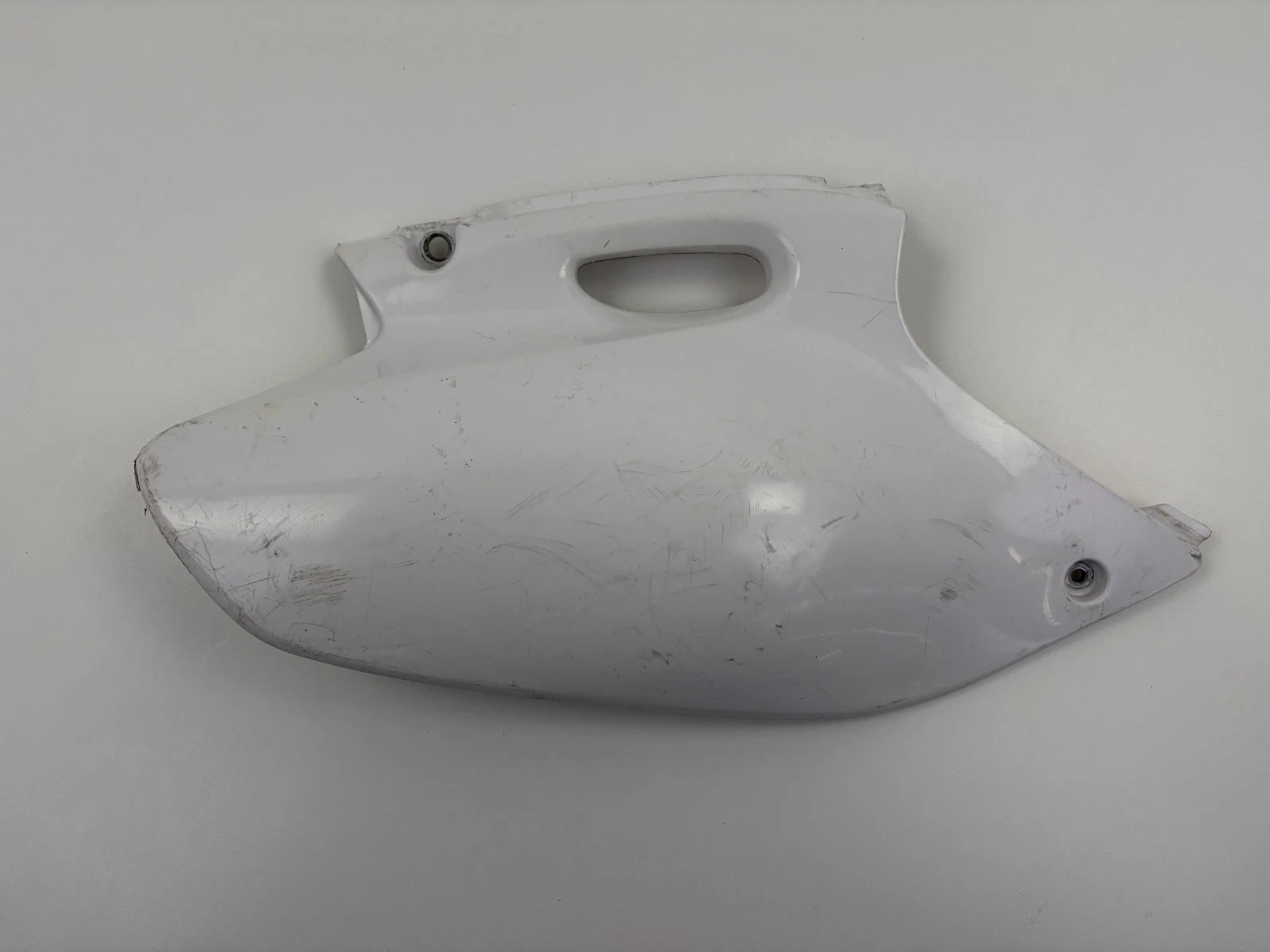 5BE-21721-00-00 | Yamaha | YZ426F Side Cover 2