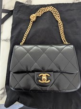 CHANEL Black Mini Heart Crush Quilted Lambski...