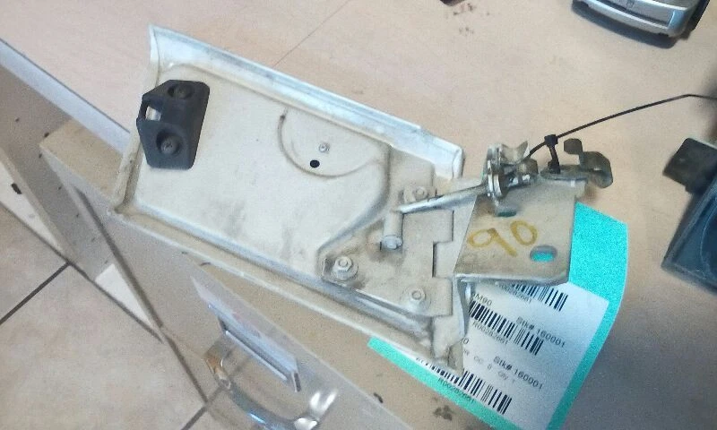 ALLANTE   1990 Fuel Filler Door 282661 - Image 2 of 4