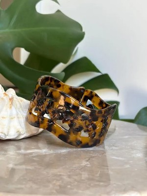 Hawaiian Design Jewelry Faux Carved Tortoise Shell Bangle Arm Cuff