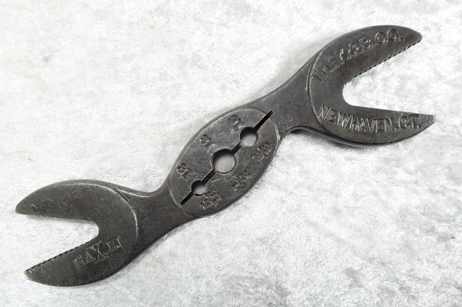 8 Antique Alligator Wrenches S&T, K&B, Saxon, Vaughn & Bushnell