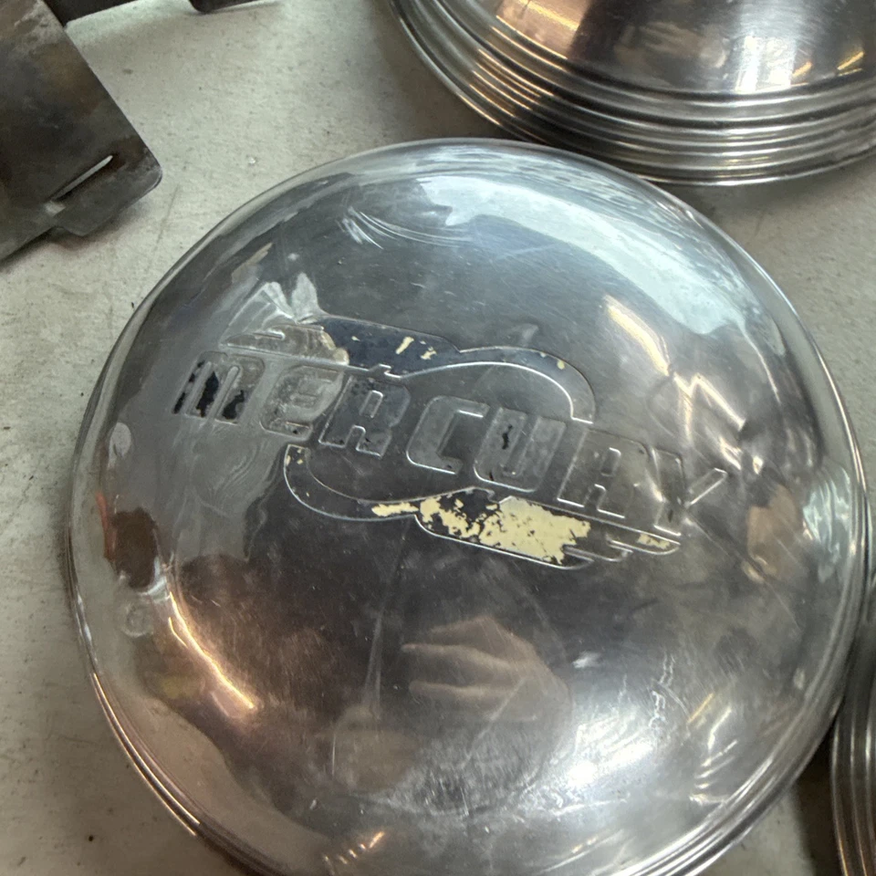 1947 - 48 福特水星炮兵狗盘轮毂盖 5 件套 — 第 4/4 张图片