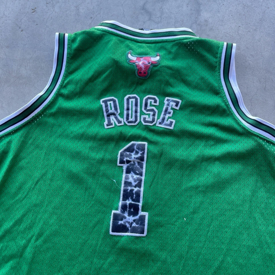 Vintage St. Patrick’s Special NBA Derrick Rose Chicago Bulls Jersey Sz 3XL - Image 3 of 4