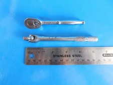 OCCASION, OUTILS À ENFILER 1/4 POUCE CLIQUET ET BARRE DE DISJONCTEUR, 2 PIÈCES, PIÈCE #'S GM70M, MVN10A