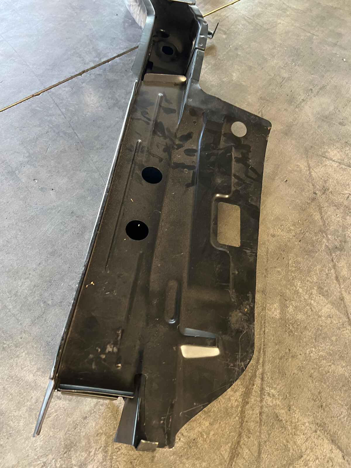 NEU NOS Mercedes W210 Limousine Längsträger Hinten RECHTS Rear  