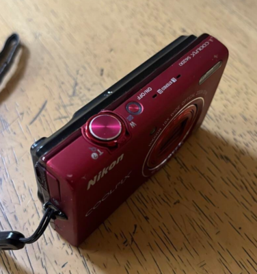 NEAR MINT] Nikon COOLPIX S6200 Red 16.0MP Digital Camera w