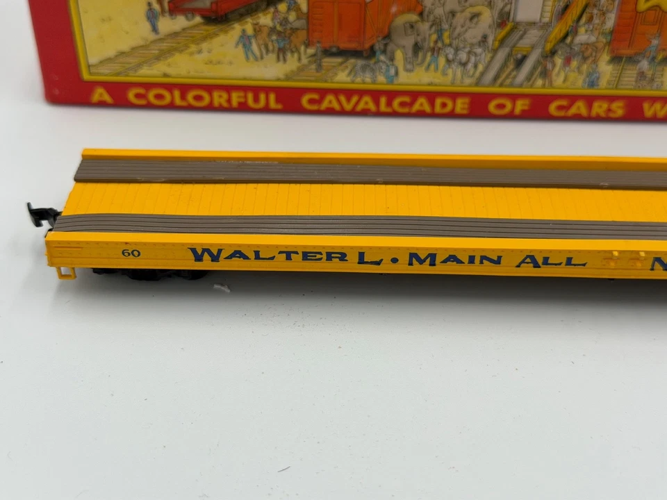 WALTHERS HO SCALE MODEL 1967K, THE GREAT CIRCUS TRAIN - FLAT CARS (#60 & #53) - Image 4 of 4