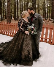 Black Lace Gothic Wedding Dress Appliques Beaded Long Sleeves A-Line Bridal Gown
