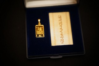 1g Gold mit Fassung aus Gold mit Etui