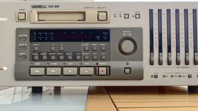 TASCAM DA-88 High-End Professional Modular Digital 8 Track DTRS-Recorder