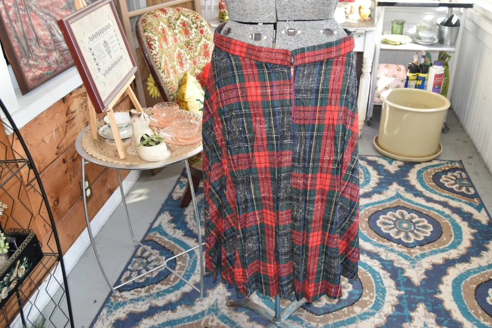 Vintage 70s Plaid East German Skirt Red Green Light Wool Handmade Size L/XL - Image 3 of 4