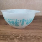 Vintage PYREX Amish Butterprint 441 Cinderella Bowl 1.5 Pt White Turquoise